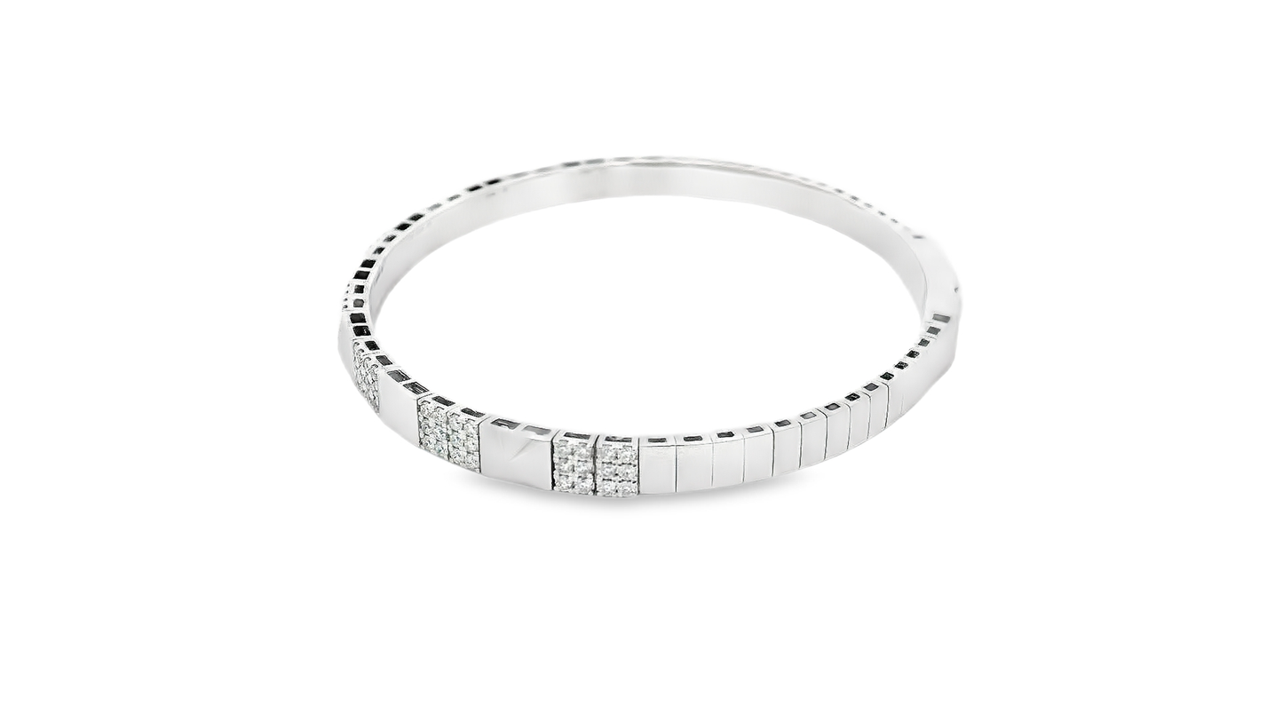 Elegant Bracelet with Sparkling Accents