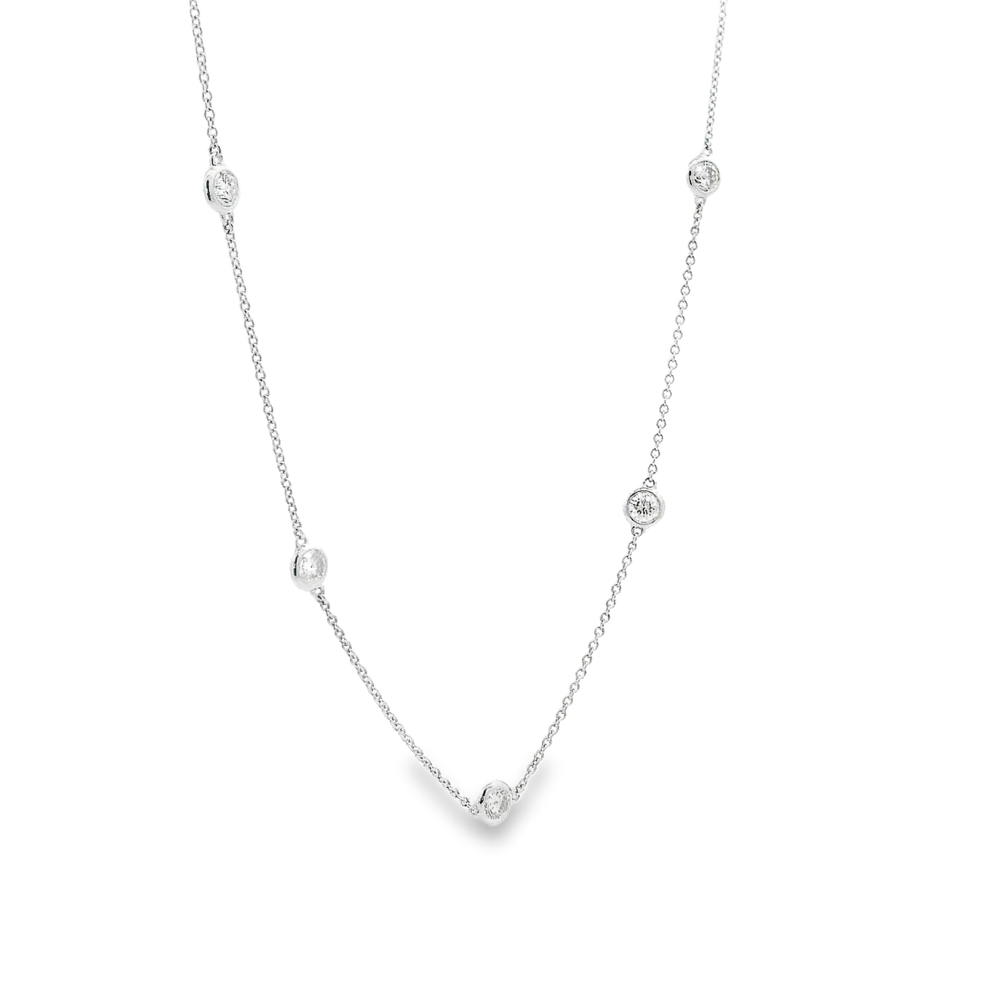 Elegant Necklace with Sparkling Details