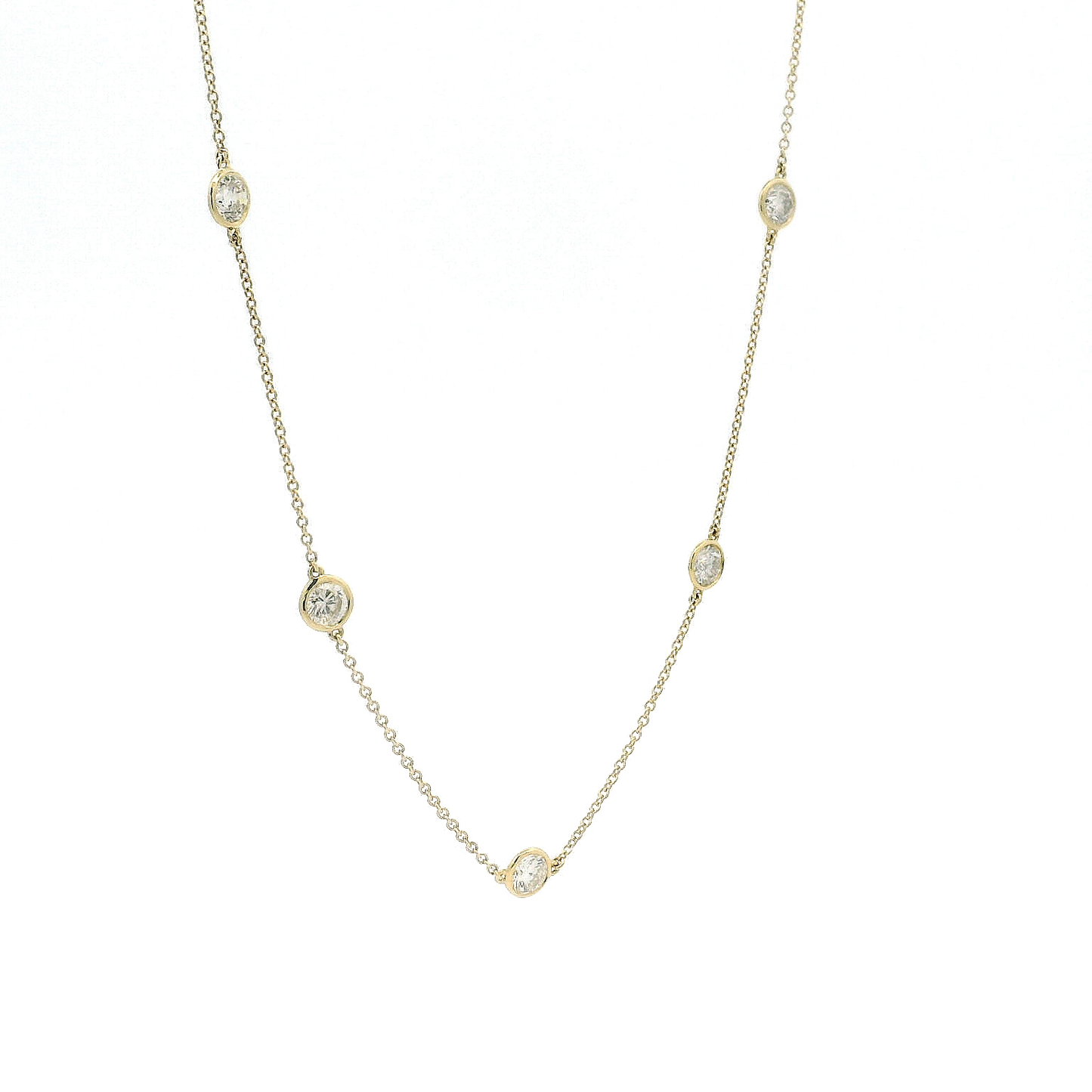Elegant Necklace with Sparkling Details