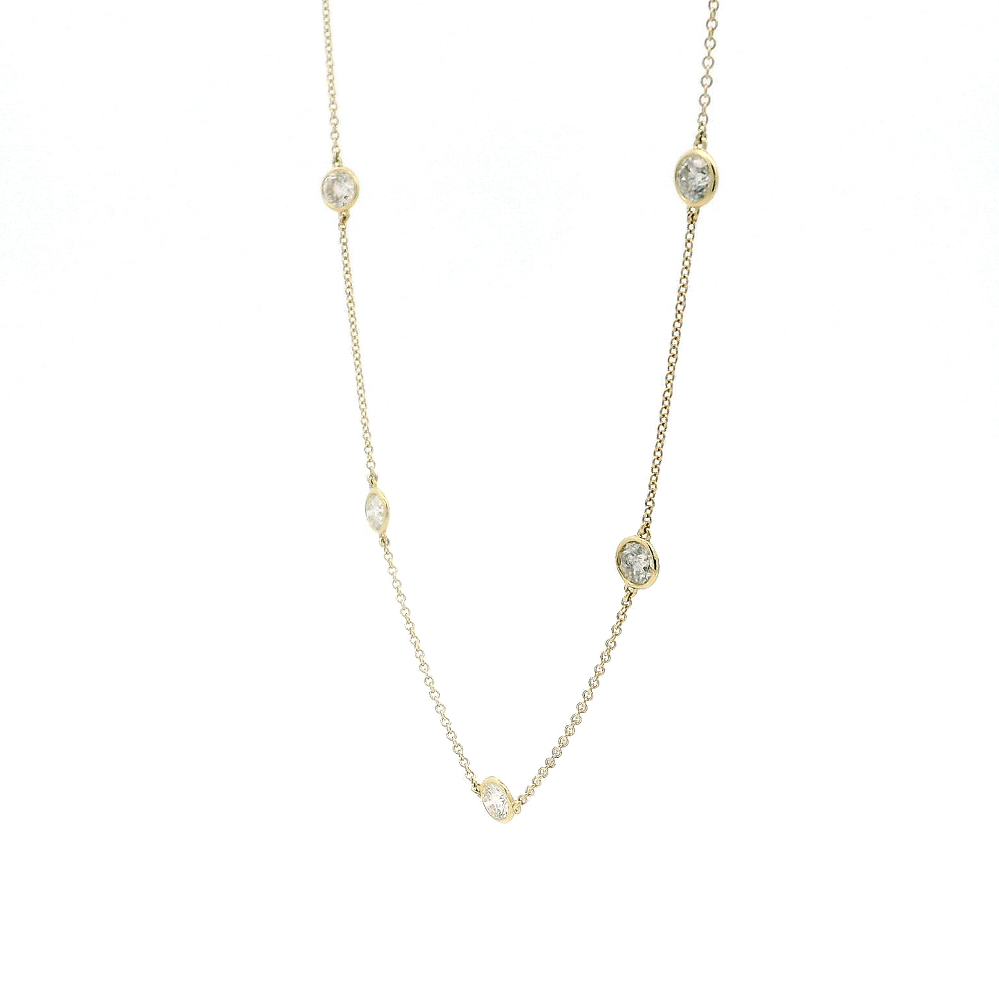 Elegant Necklace with Sparkling Details