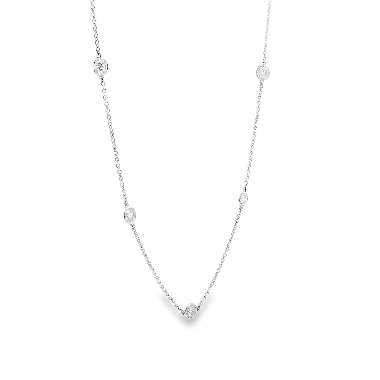 Elegant Necklace with Sparkling Accents