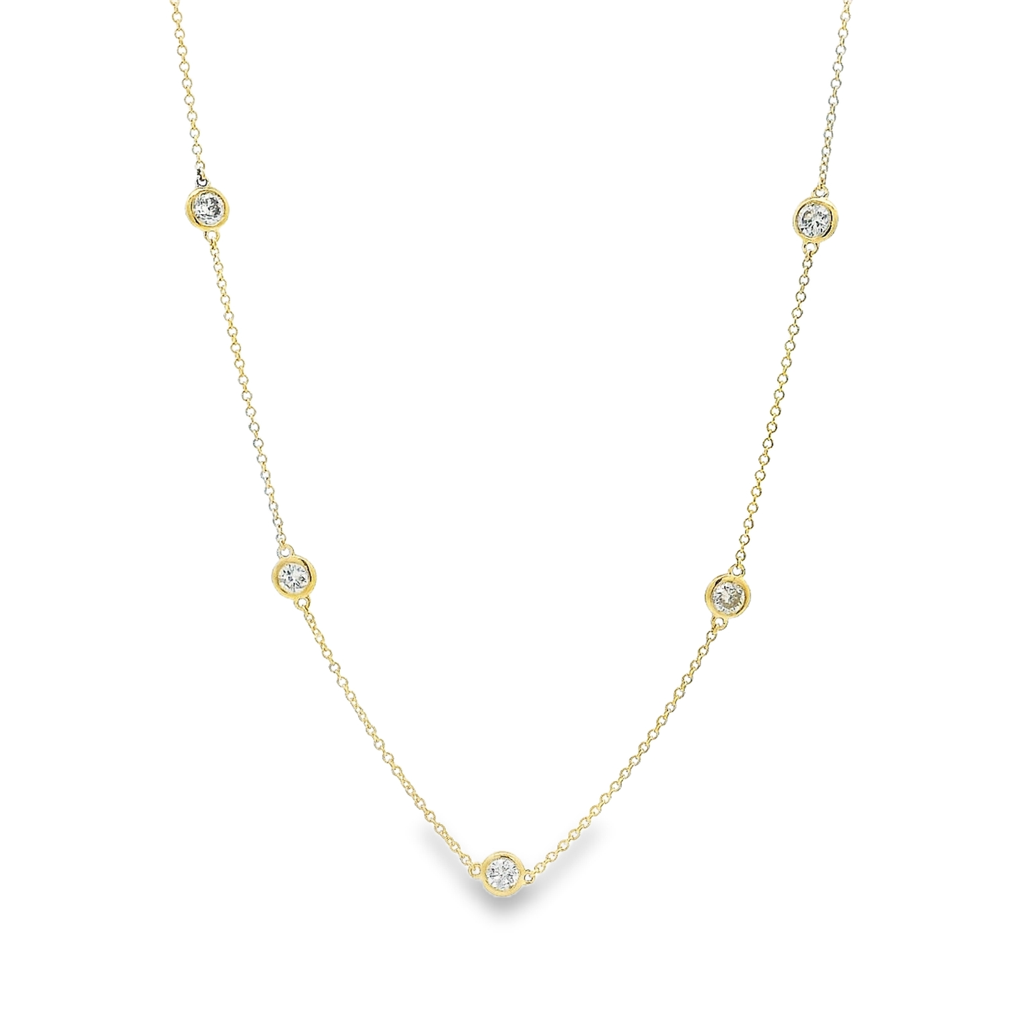 Elegant Gold Necklace with Diamonds