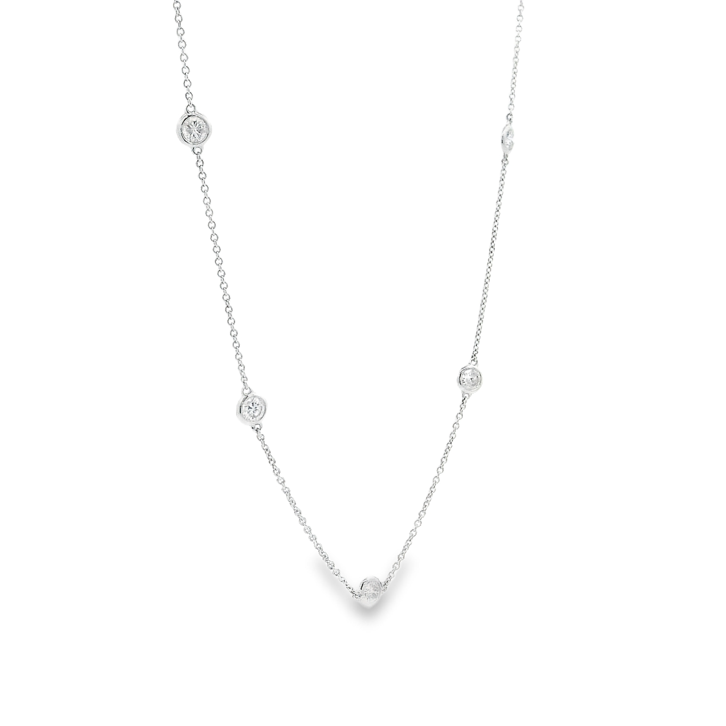 Elegant Gold Necklace with Diamonds