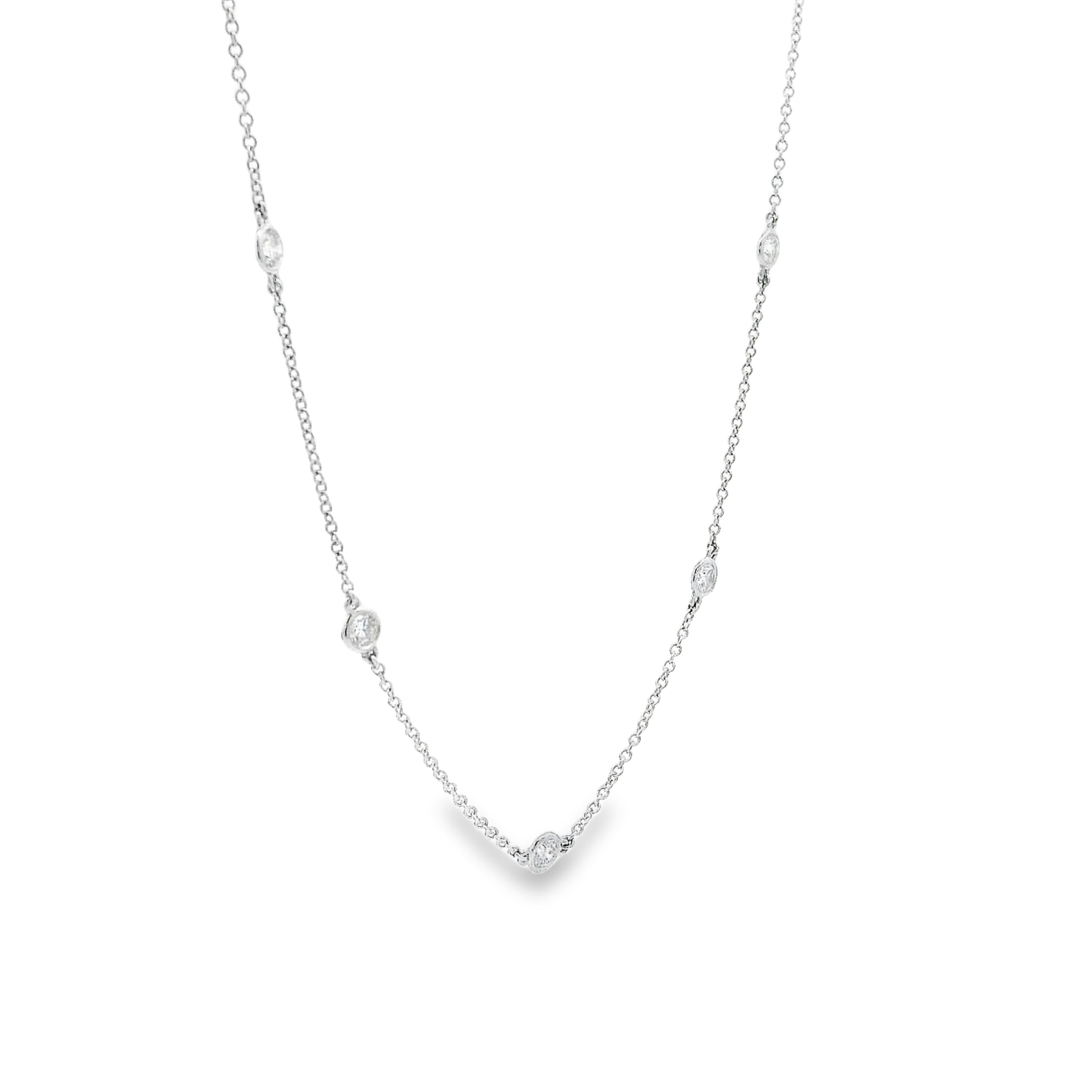 Elegant Necklace with Sparkling Accents