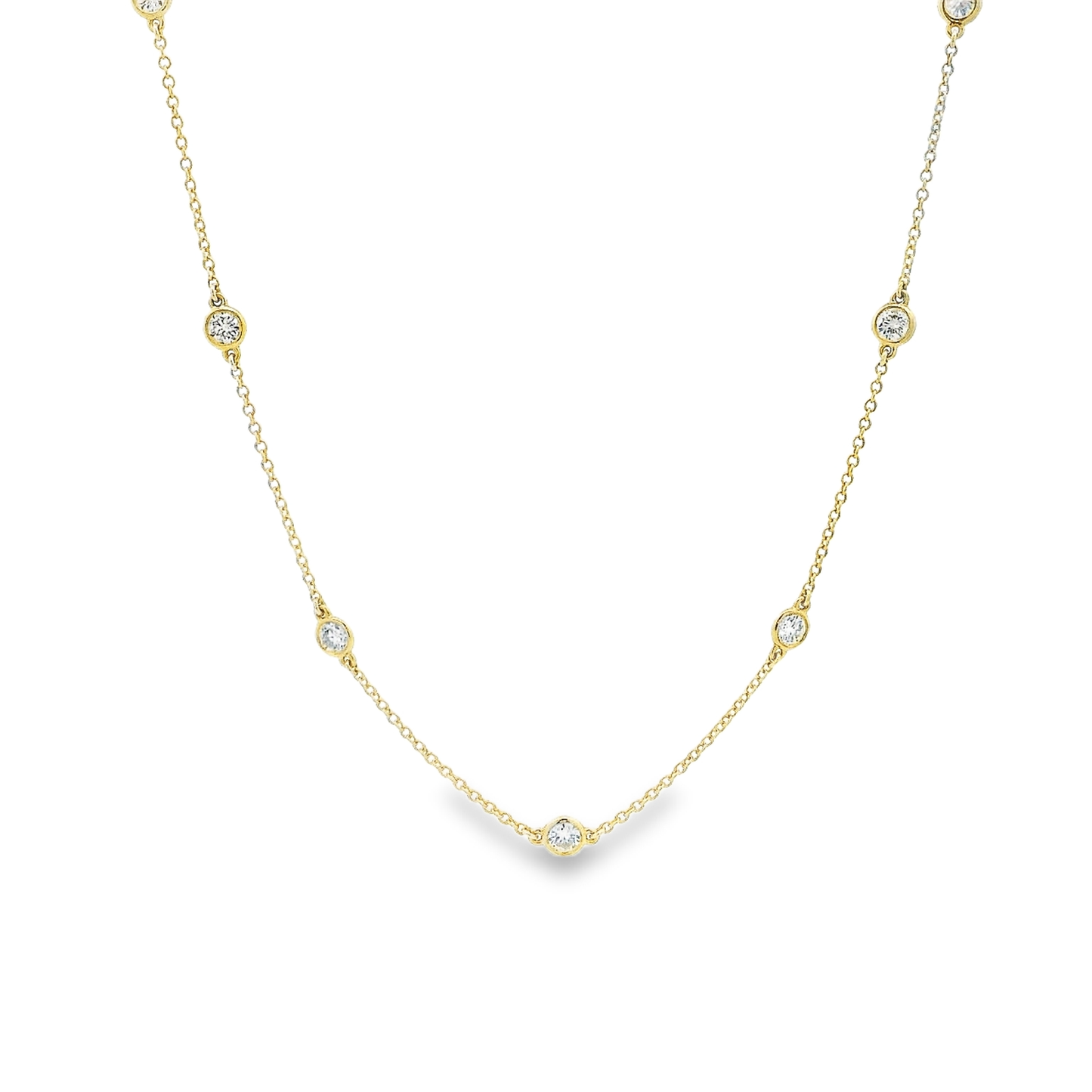 Elegant Necklace with Sparkling Accents