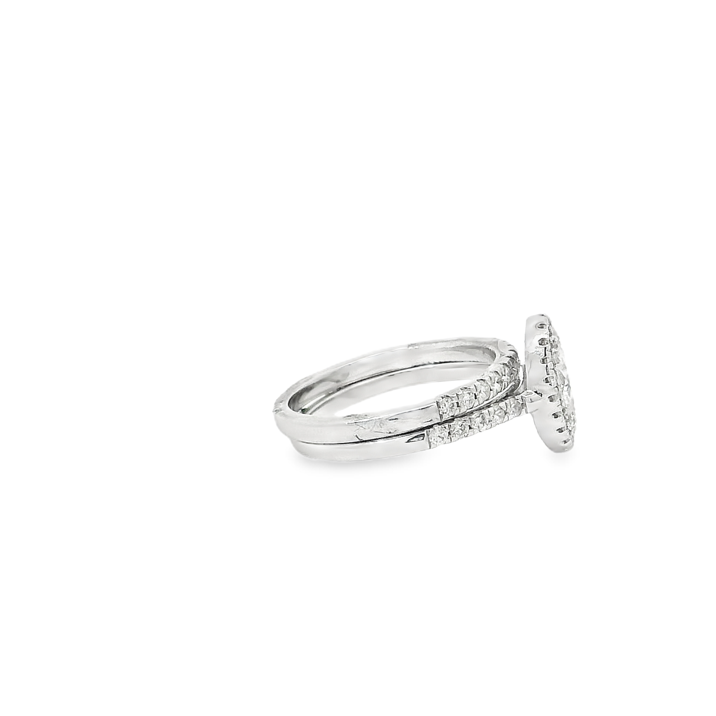 Elegant Oval Diamond Engagement Ring