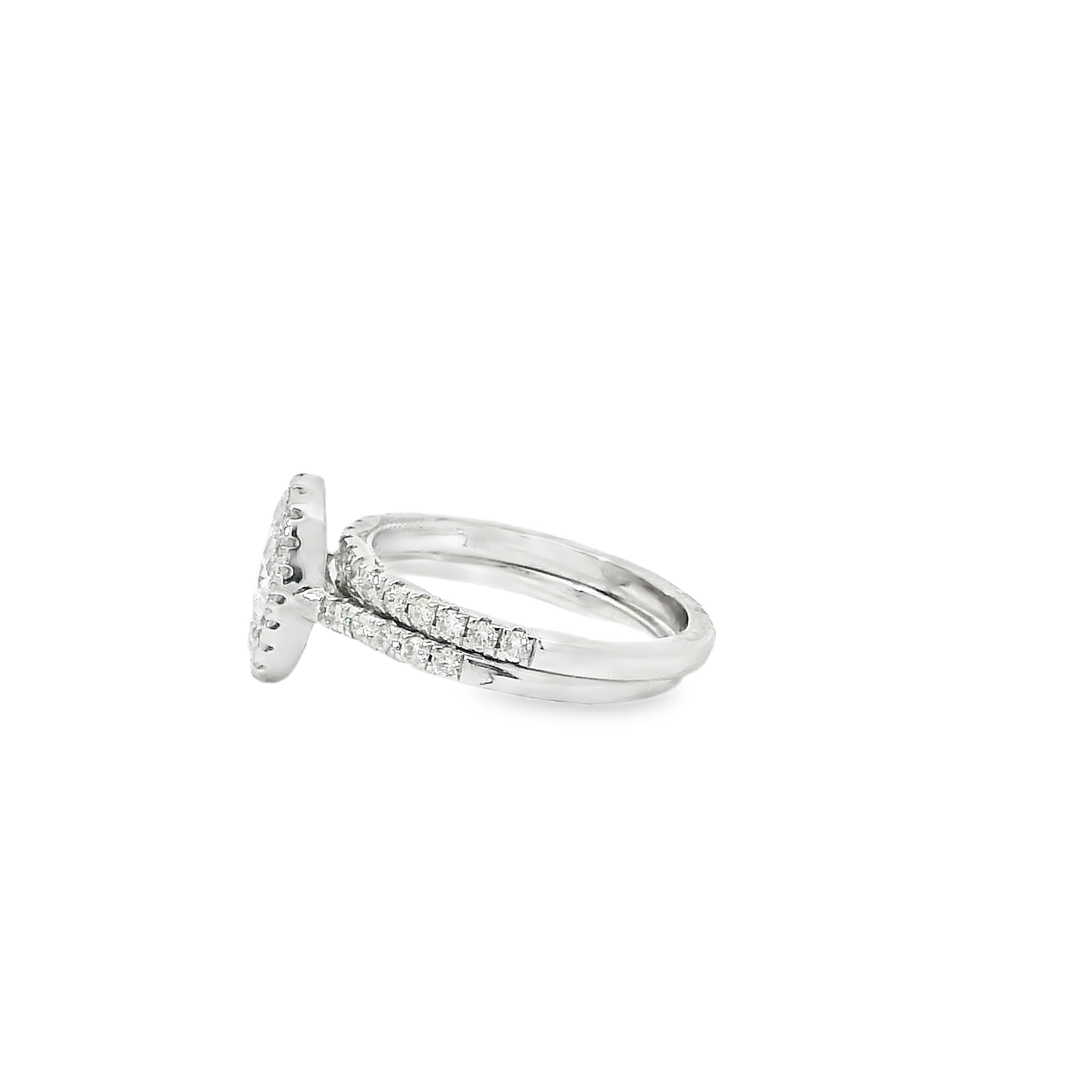 Elegant Oval Diamond Engagement Ring