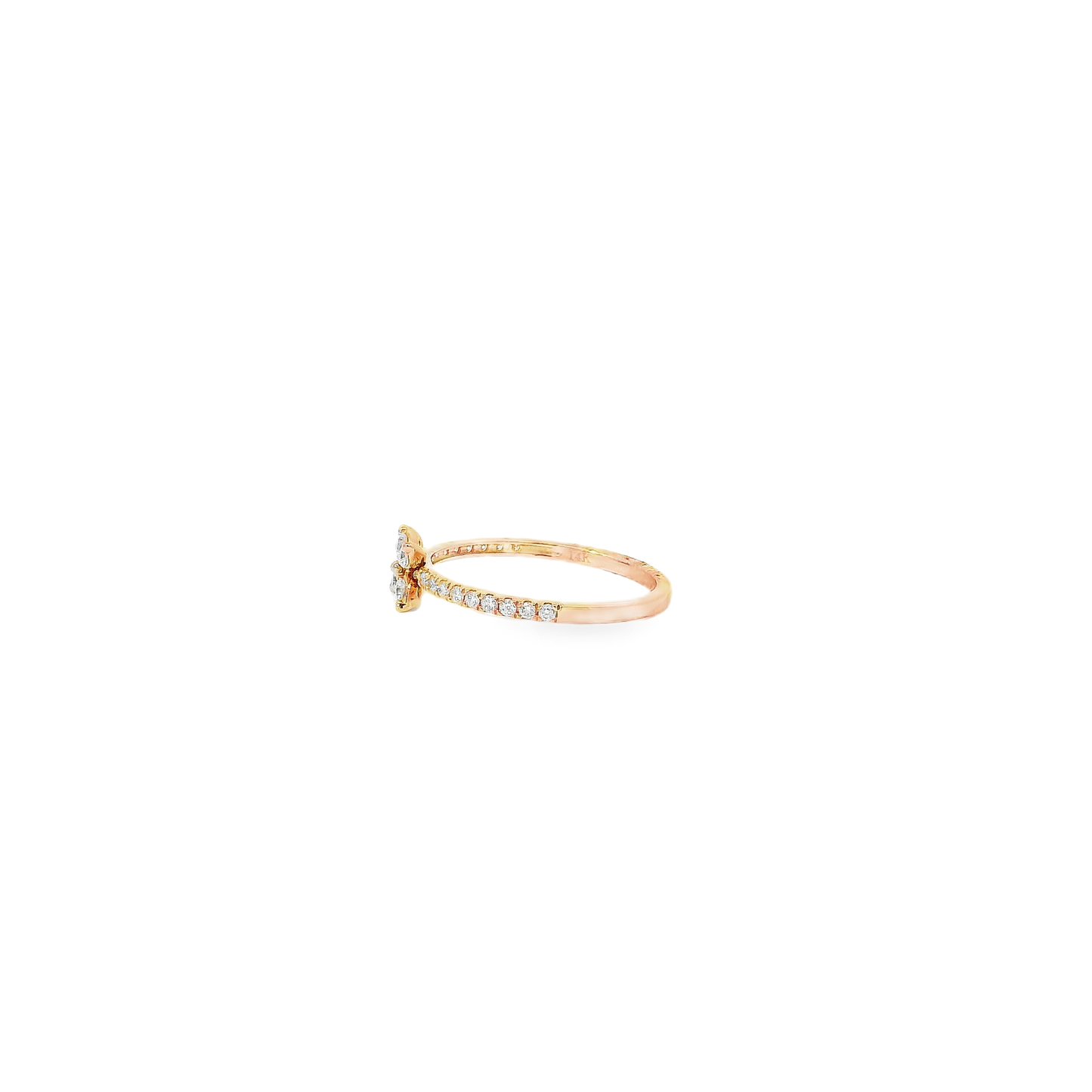 Elegant Gold Ring with Sparkling Diamonds