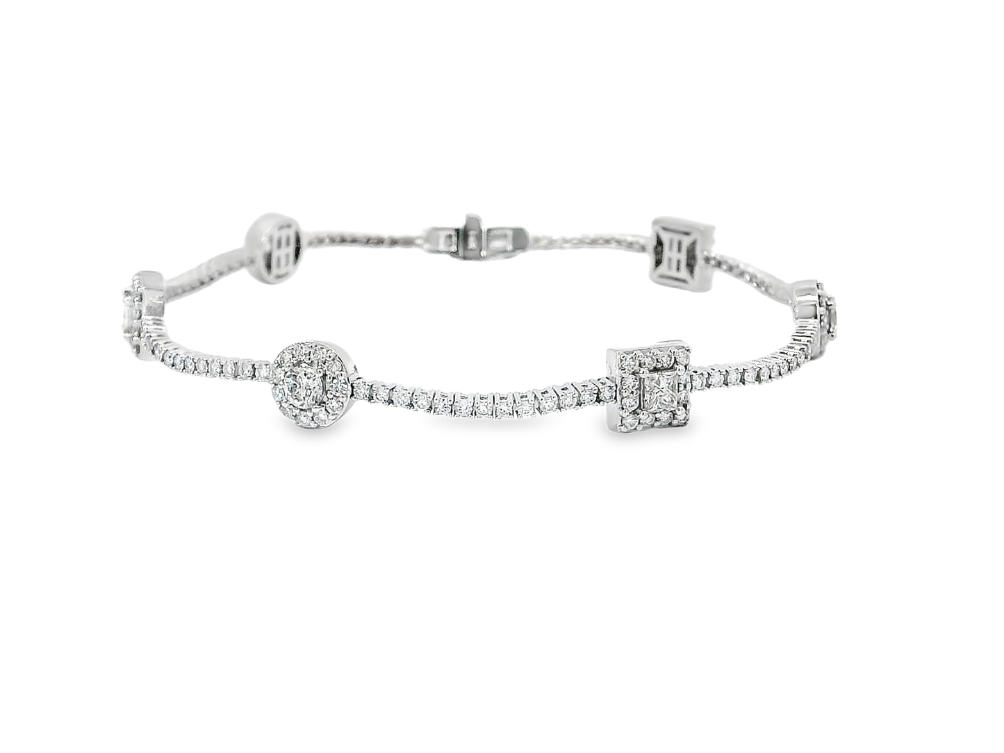 Elegant Silver Bracelet with Sparkling Details
