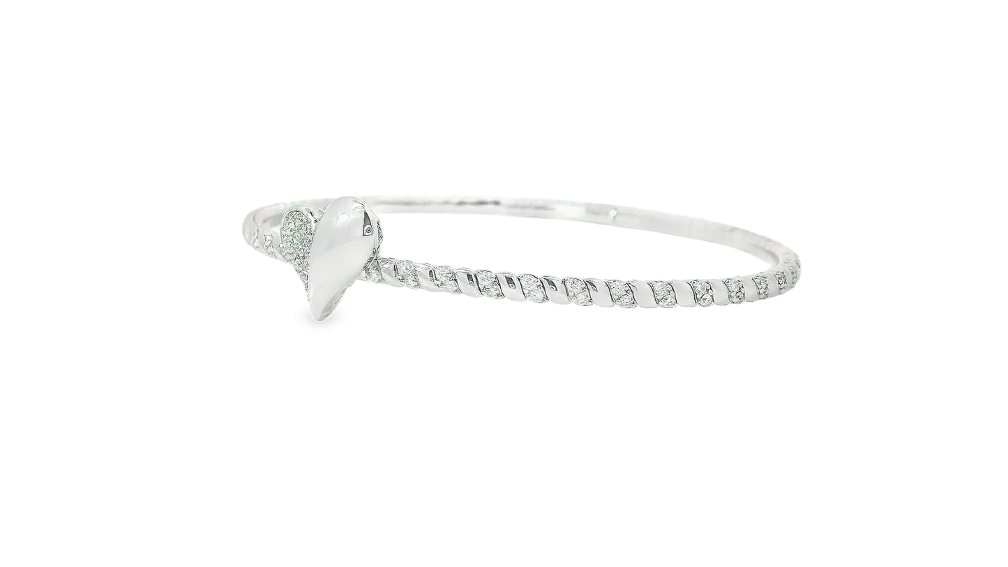 Elegant Gold Heart Bracelet