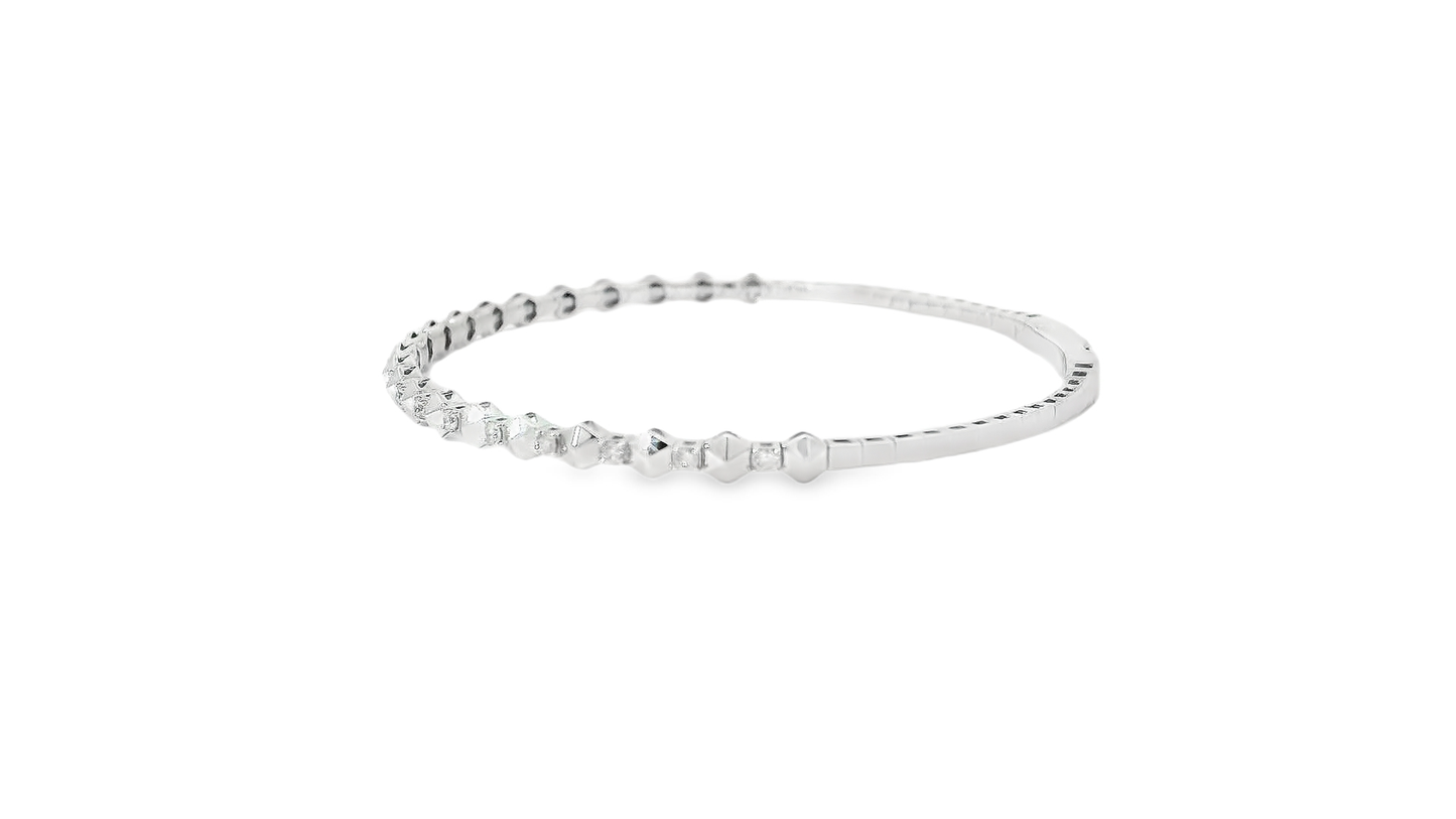 Elegant Gold Bracelet with Diamond Accents