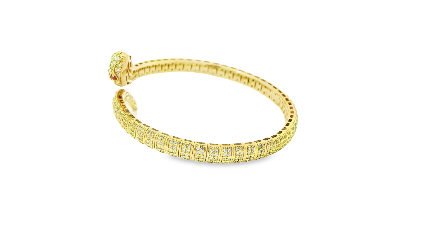 Elegant Snake-Design Gold Bracelet