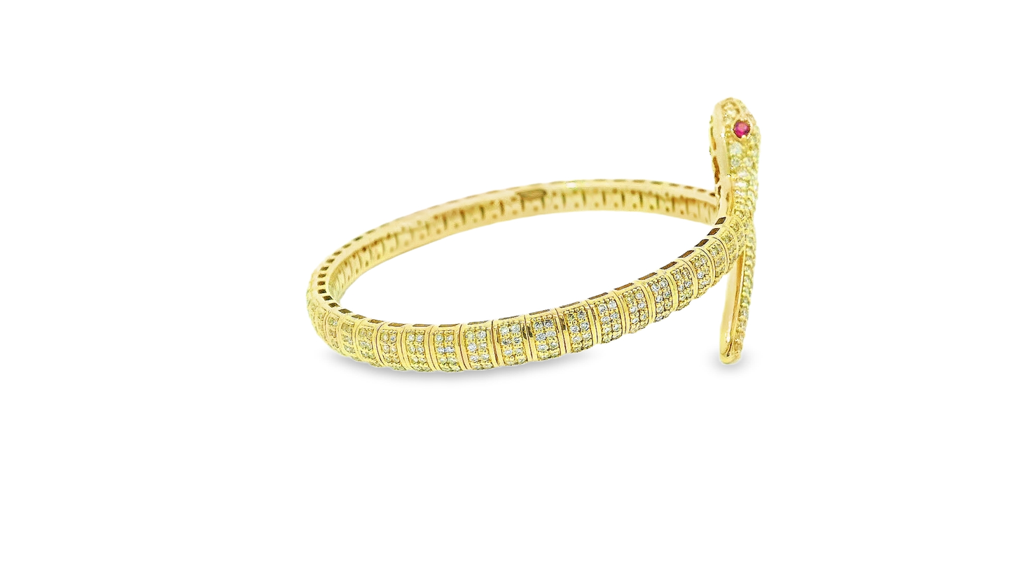 Elegant Snake-Design Gold Bracelet