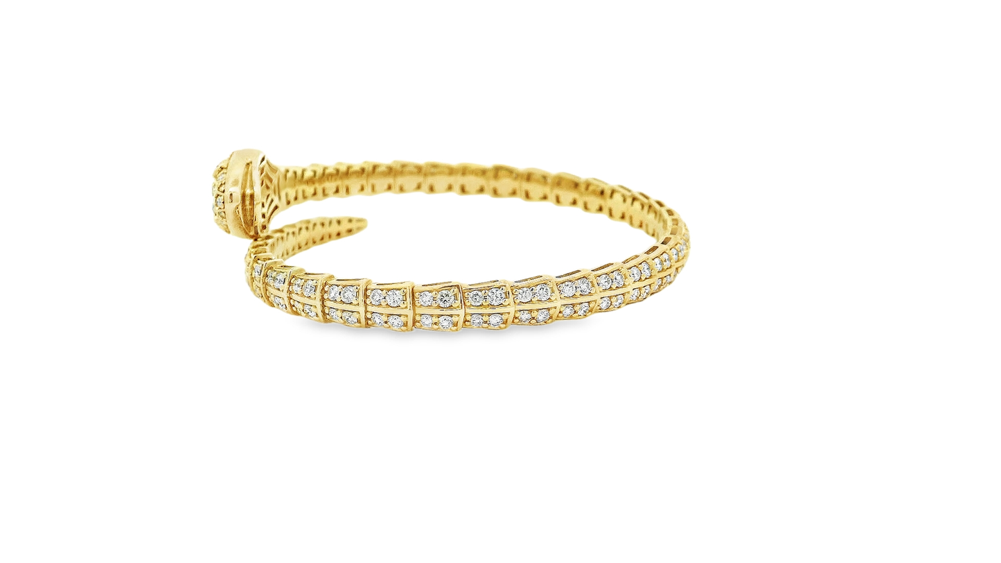 Elegant Snake-Inspired Diamond Bracelet