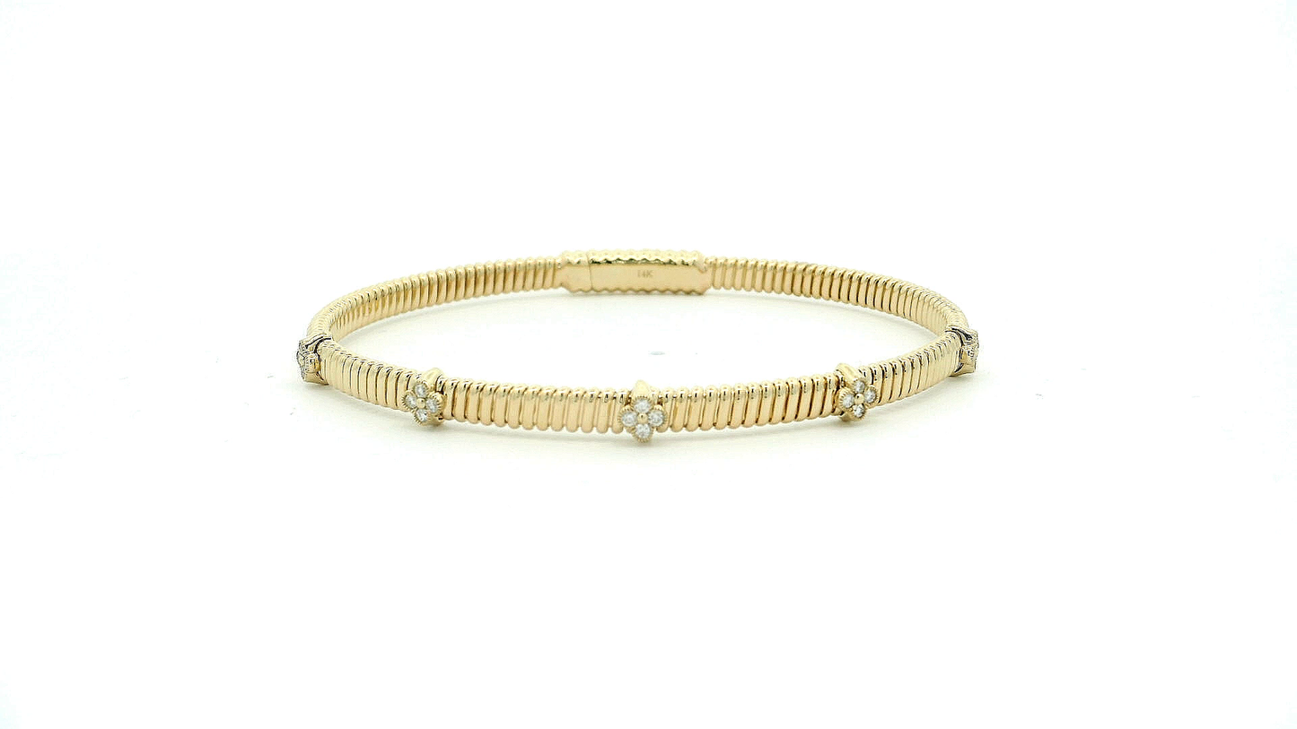 Elegant Gold Bracelet with Diamonds