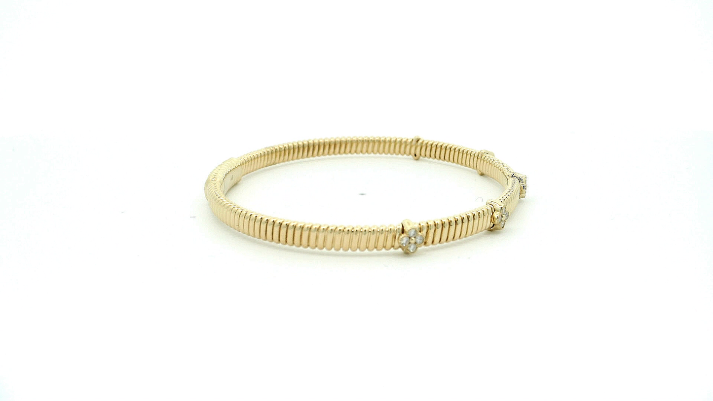 Elegant Gold Bracelet with Diamonds