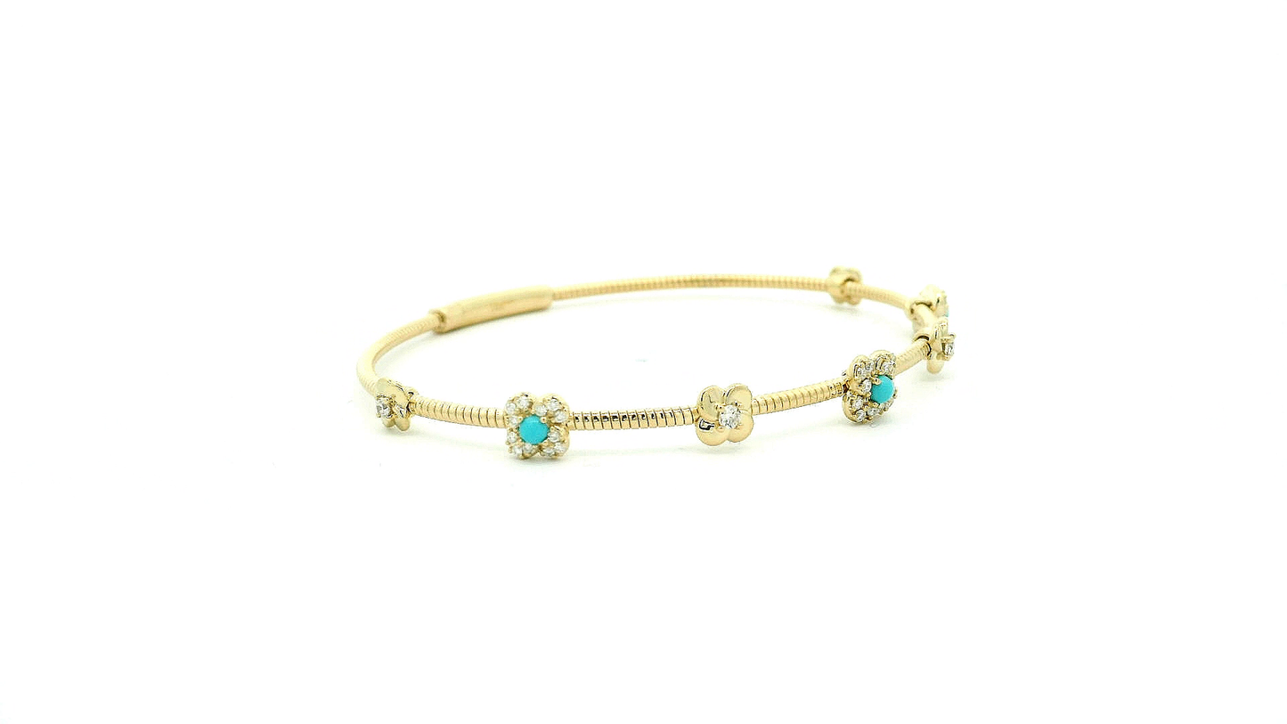 Elegant Floral Design Bracelet