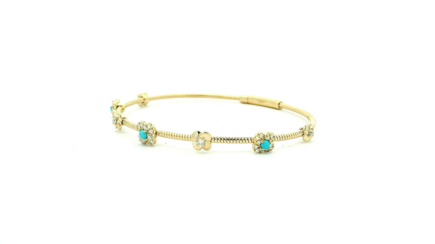 Elegant Floral Design Bracelet