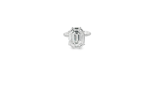 Elegant Emerald-Cut Diamond Ring