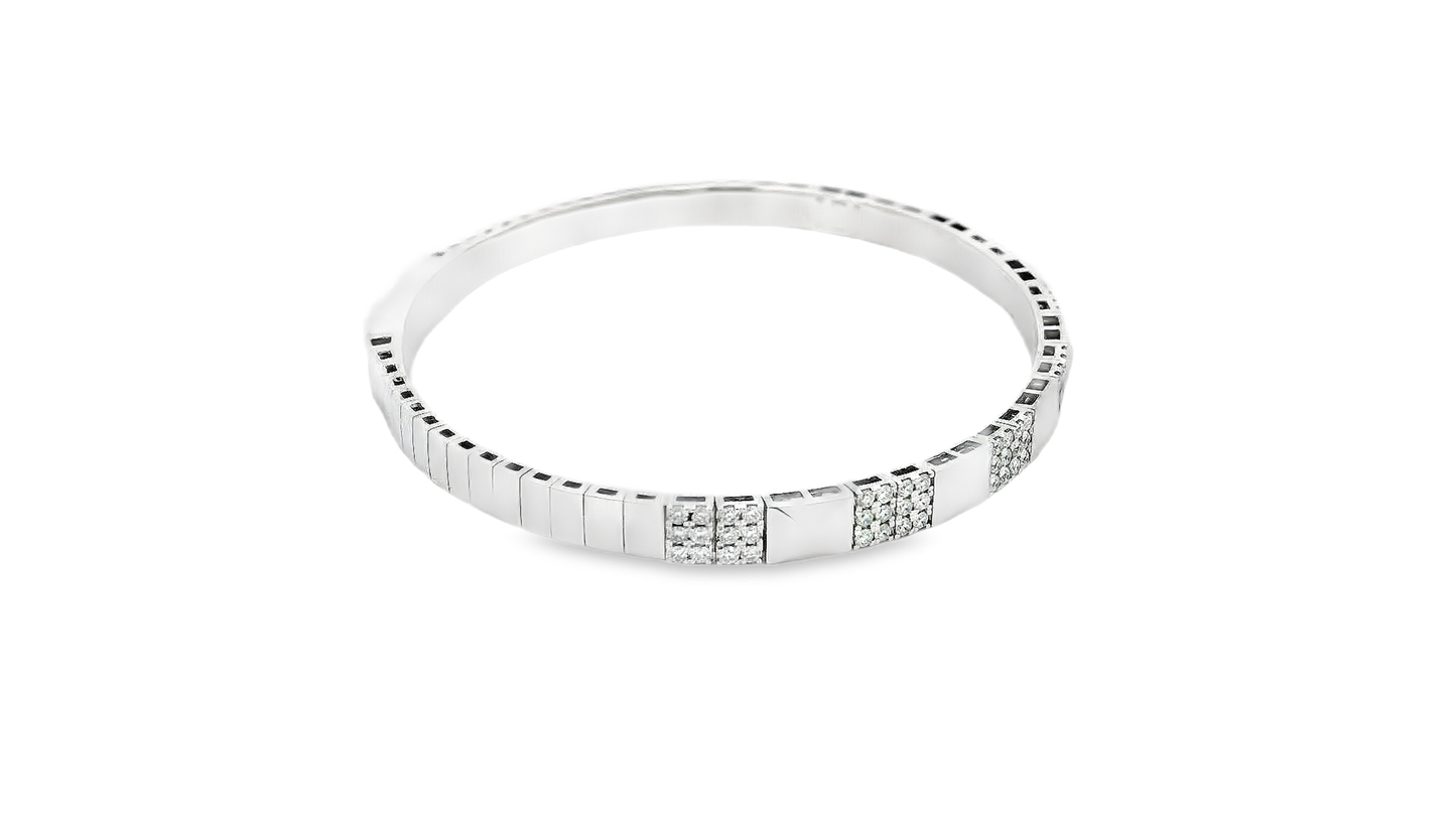 Elegant Bracelet with Sparkling Accents