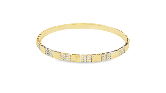 Elegant Bracelet with Sparkling Accents