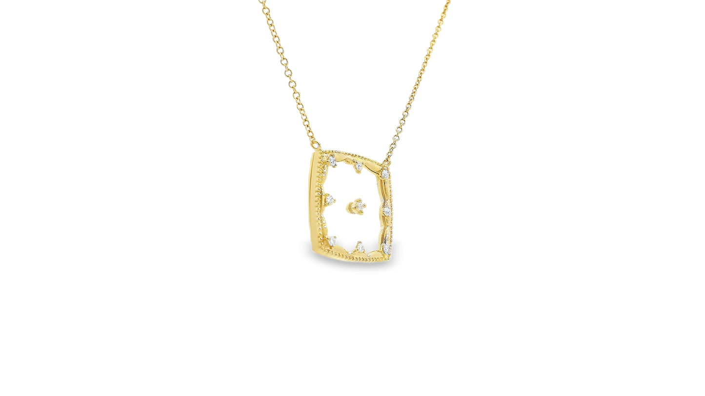 Elegant Gold Pendant with Gemstone