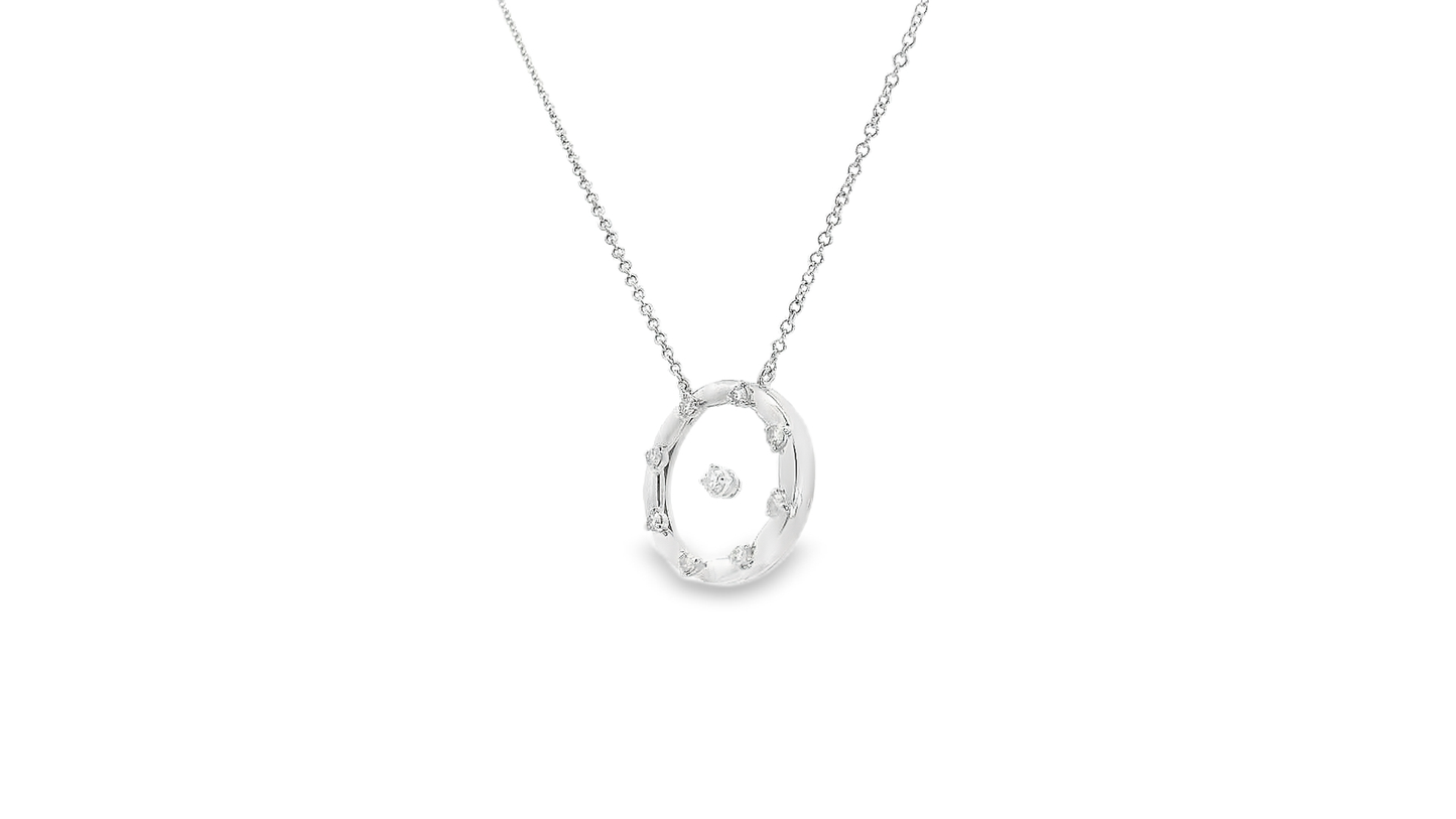 Elegant Oval Pendant Necklace