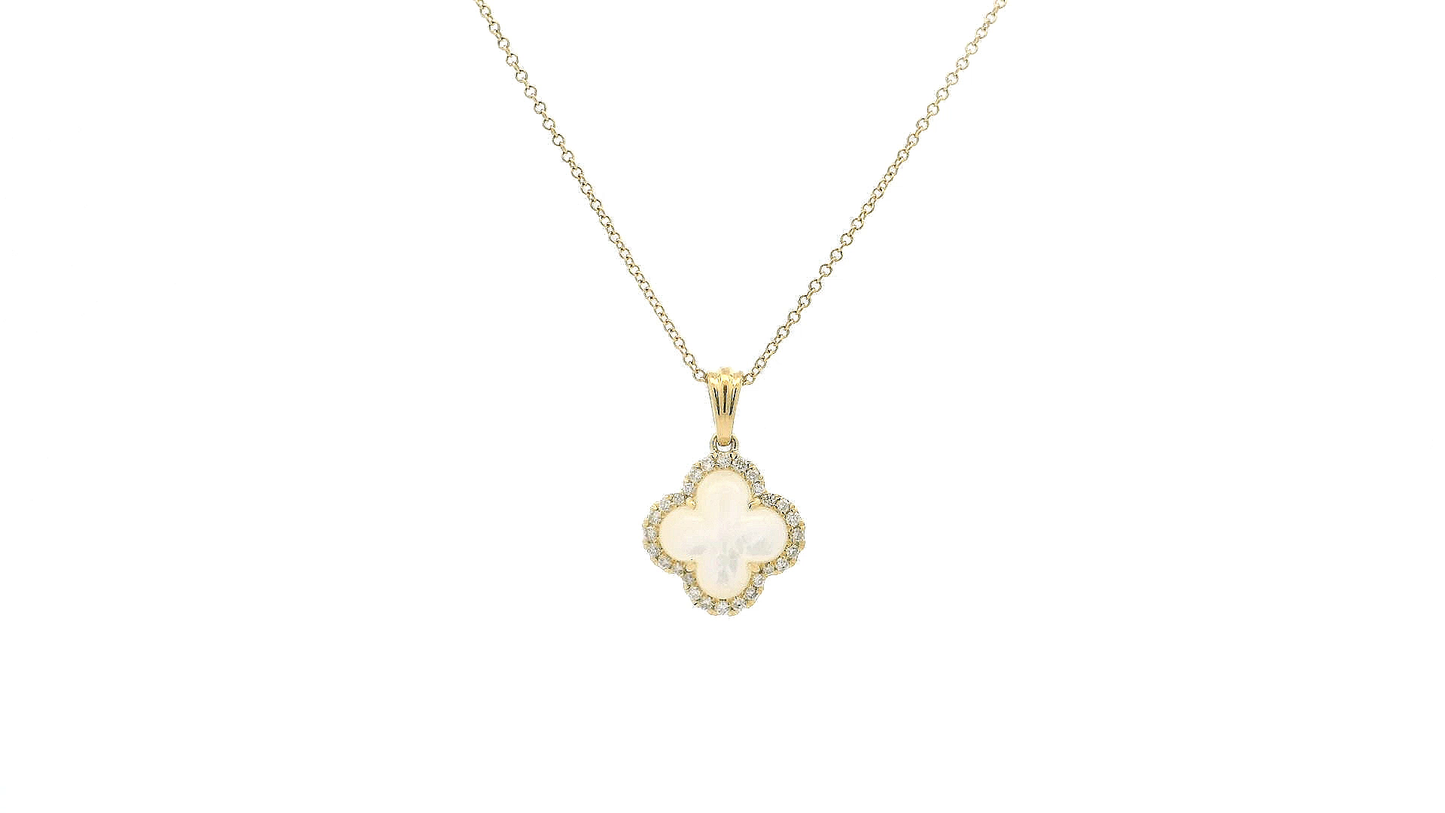 Elegant Gold Pendant with Gemstone