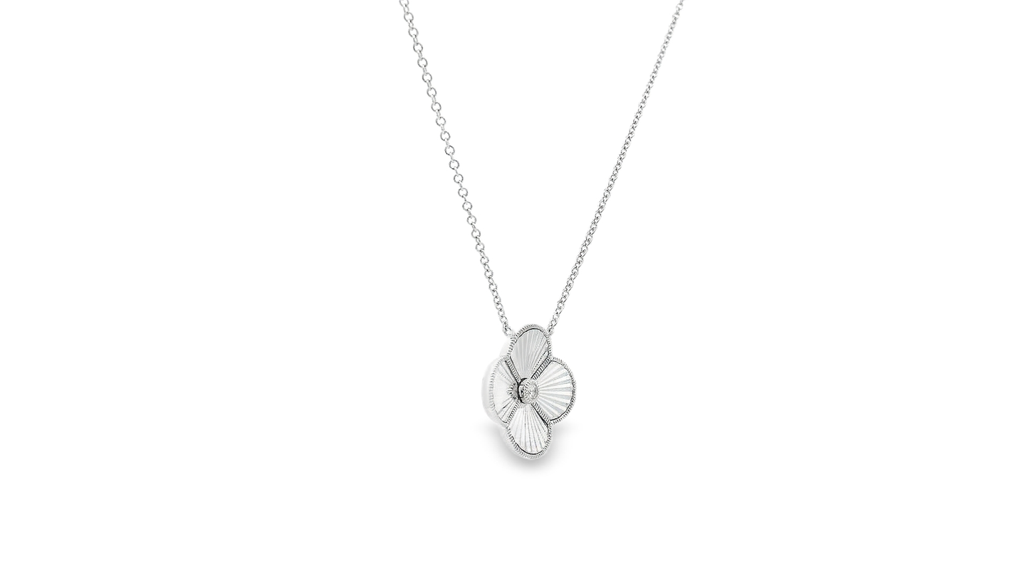 Elegant Gold Floral Pendant Necklace