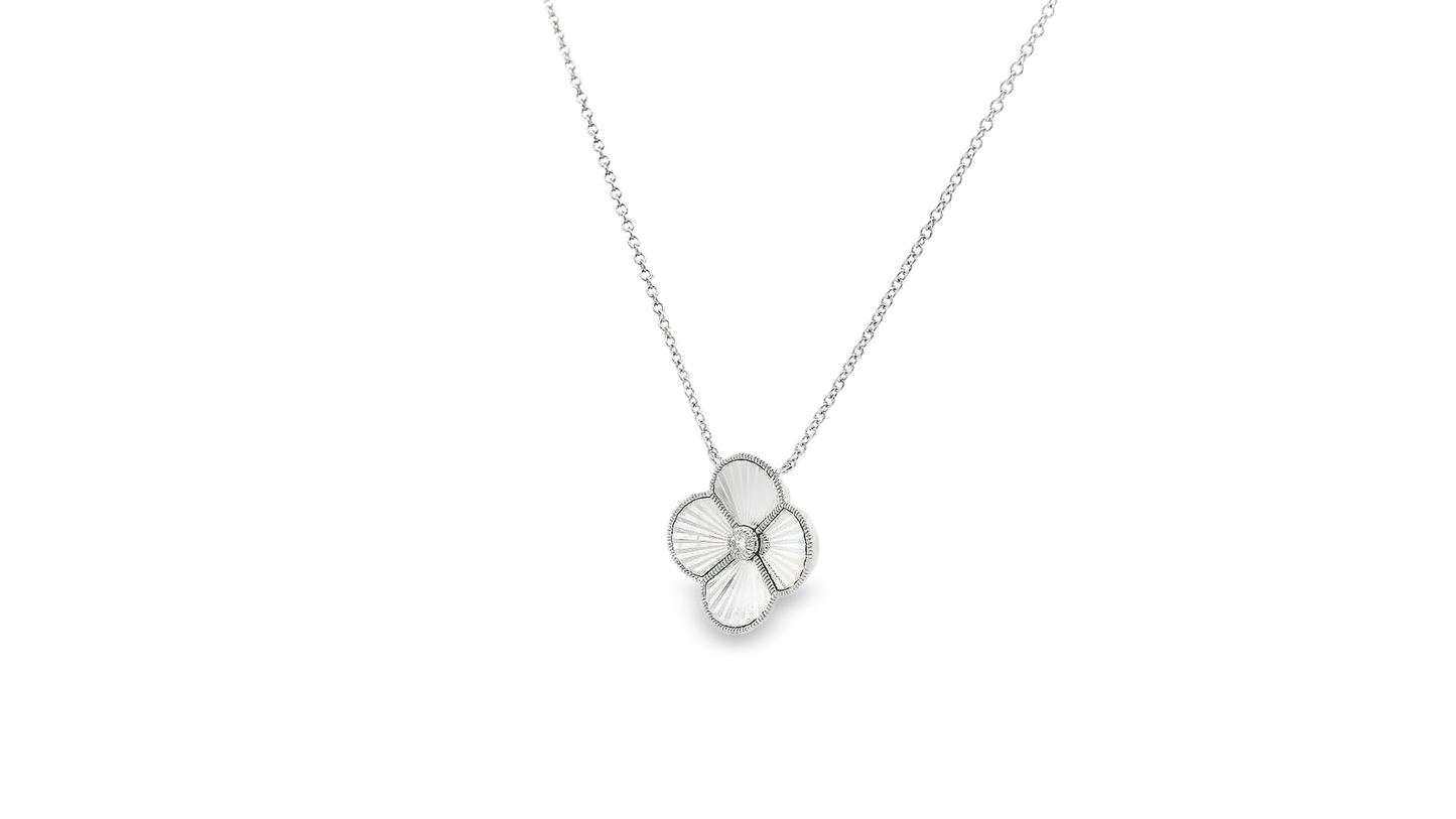 Elegant Gold Floral Pendant Necklace