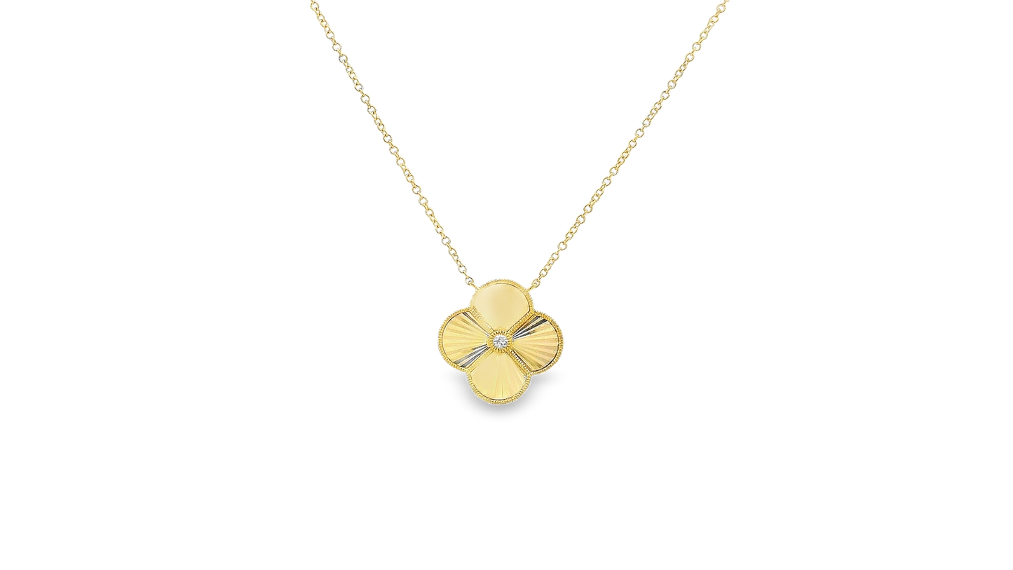 Elegant Gold Floral Pendant Necklace