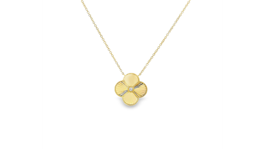 Elegant Gold Floral Pendant Necklace