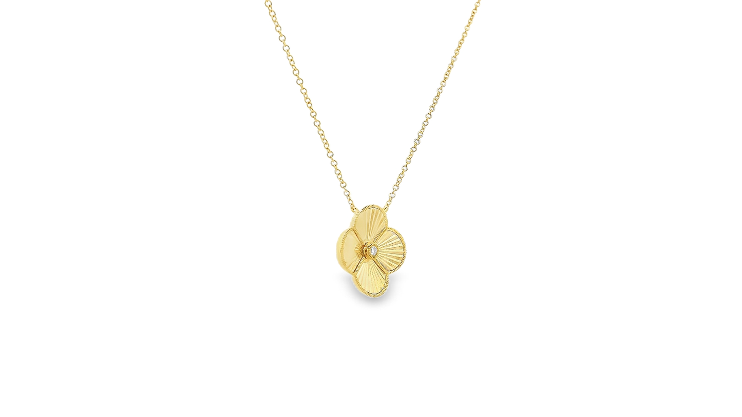 Elegant Gold Floral Pendant Necklace