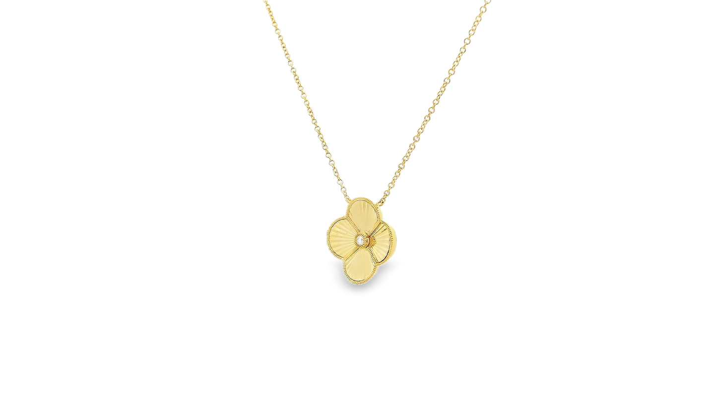 Elegant Gold Floral Pendant Necklace