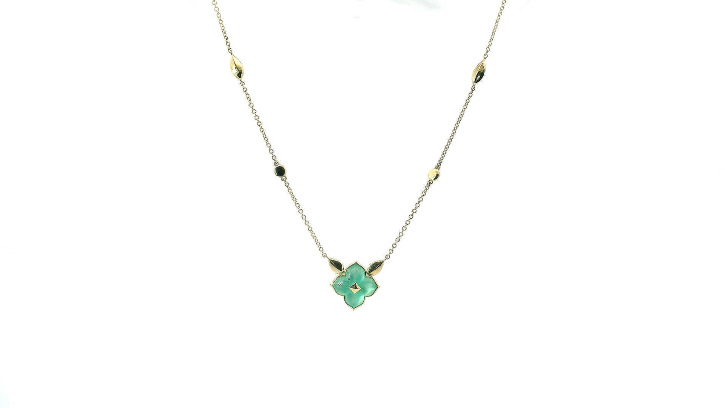 Elegant Cabochon Pendant Necklace
