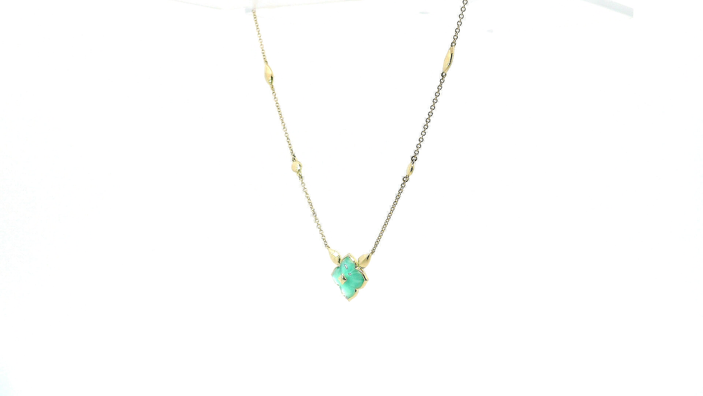 Elegant Cabochon Pendant Necklace