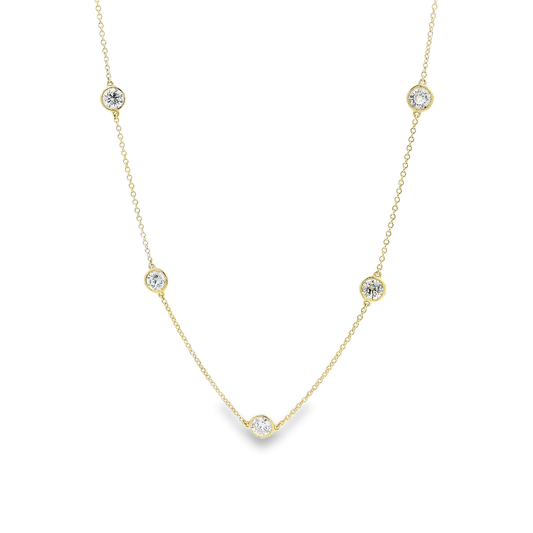 Elegant Necklace with Sparkling Details