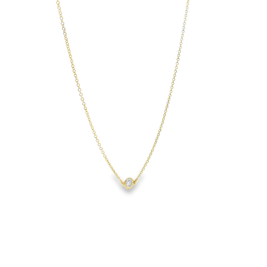 Elegant Gold Pendant Necklace