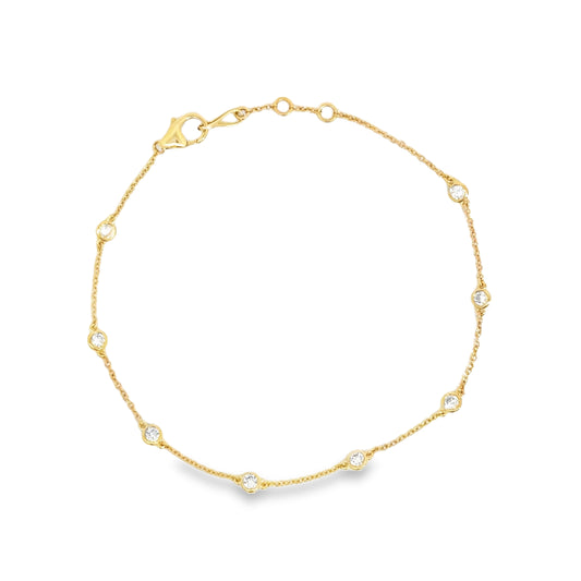 Elegant Gold Bracelet with Sparkling Stones