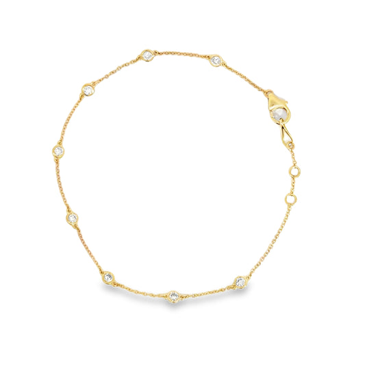 Elegant Gold Bracelet with Sparkling Stones